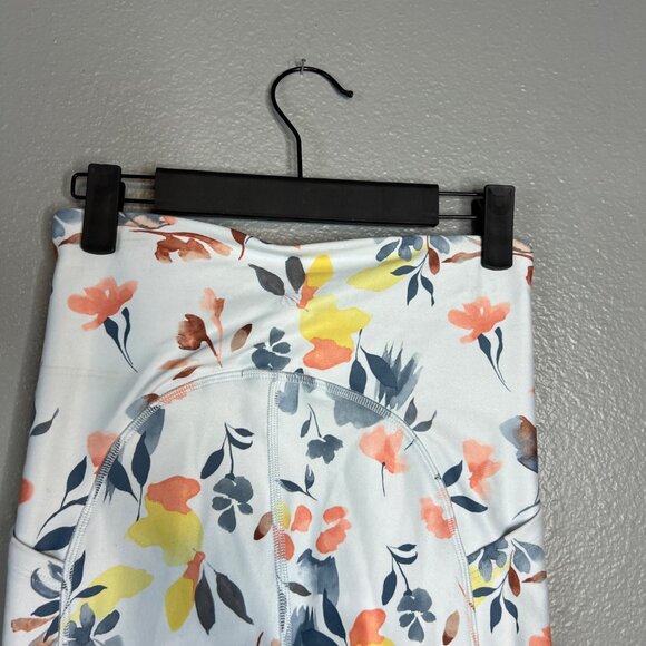 Marika Mid Calf Capri Legging‎ Size S Floral Cell Pocket 22" Inseam NWT - Picture 6 of 8
